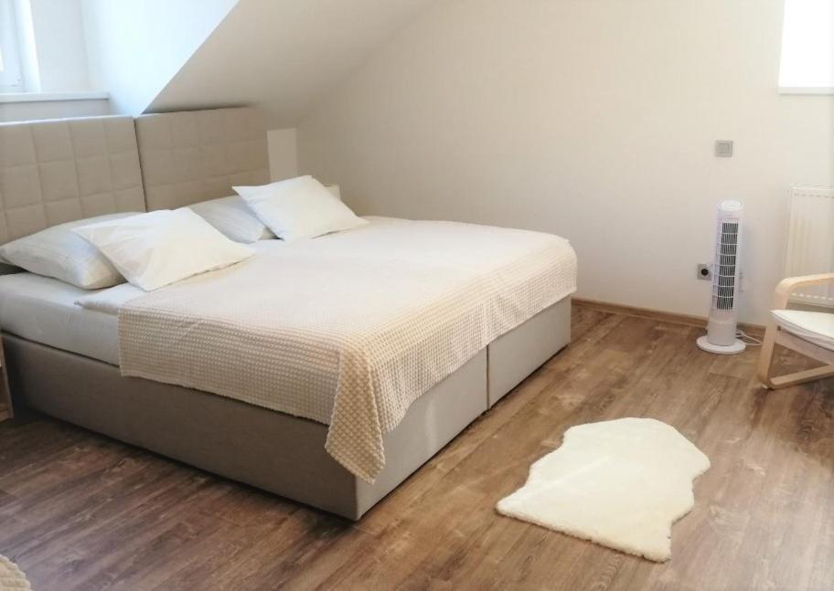 Apartmanovy Dum Sklipek Trutnov Bagian luar foto