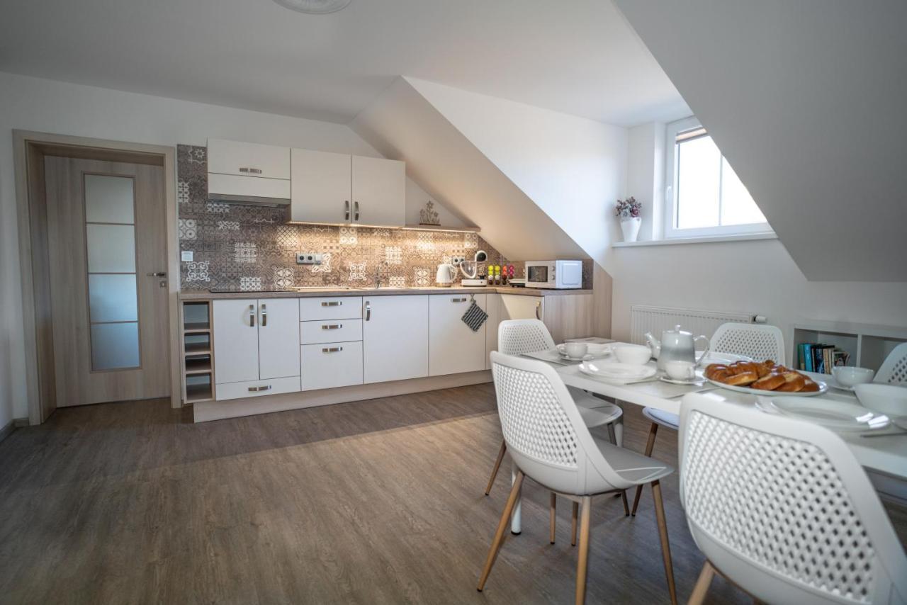 Apartmanovy Dum Sklipek Trutnov Bagian luar foto